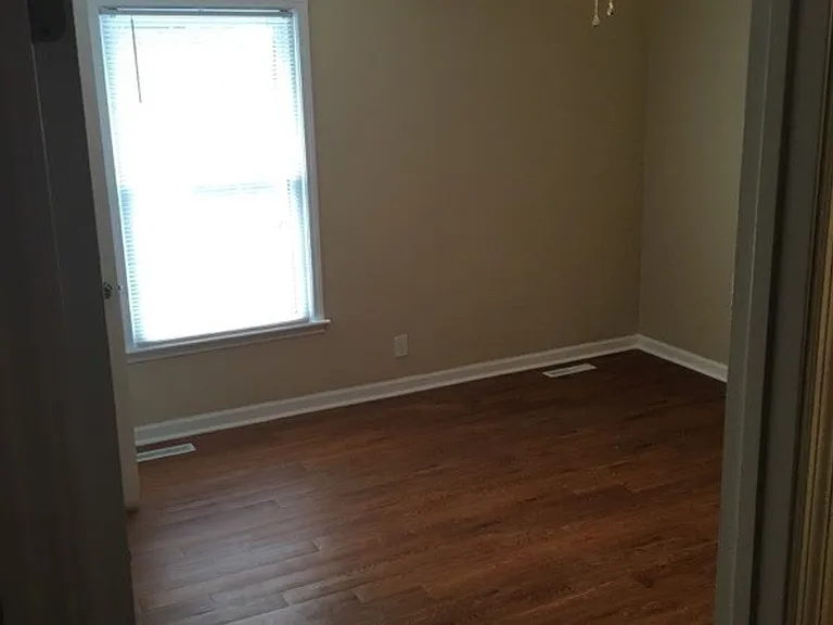 54 E Caldwell St — Photo 9