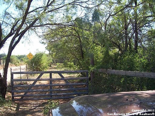 4th image of 00 Gutierrez ln