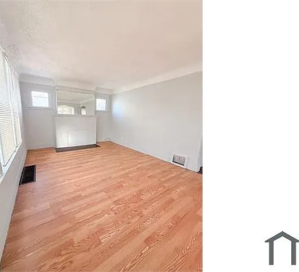 4 bed, 1300 sqft, $1,350 — Photo 2
