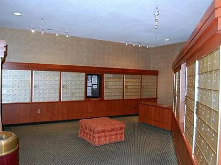 5505 Seminary Rd #103N — Photo 31