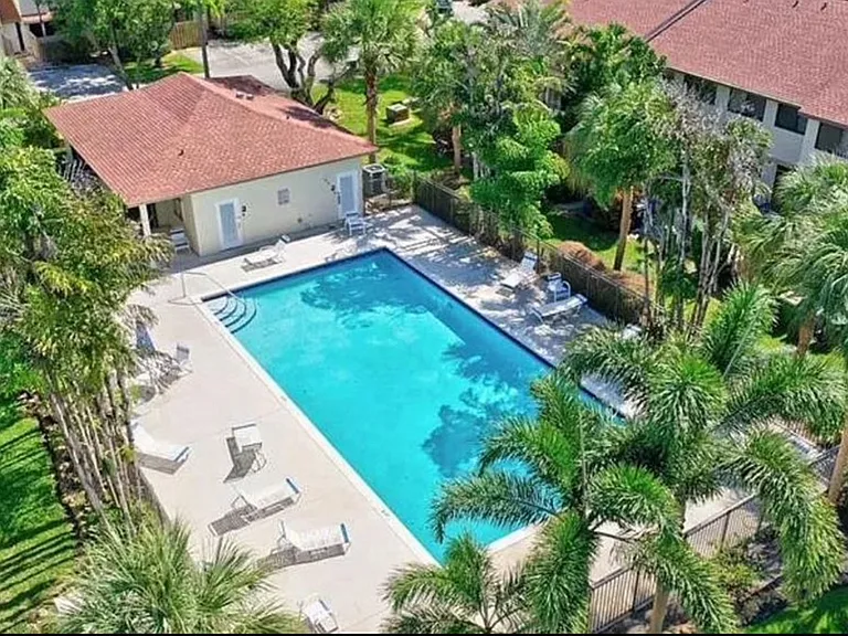 325 City View Dr — Photo 24