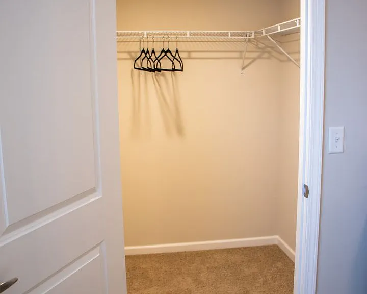 Latham Apartments — Photo 38