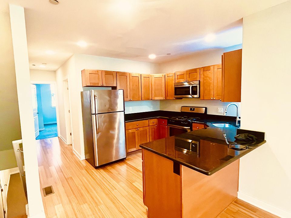 1610 Christian Street Kitchen