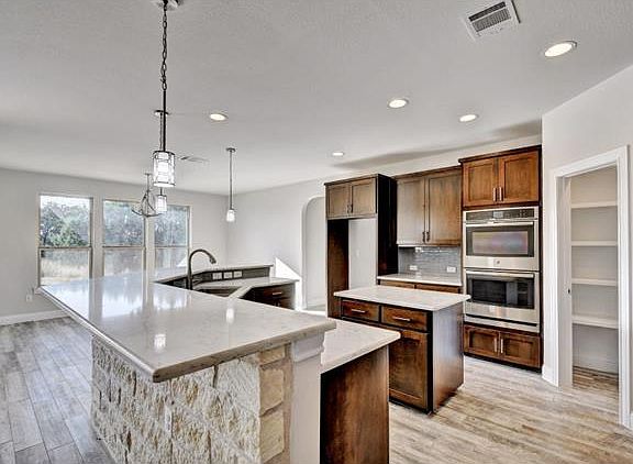 4th image of 212 Dawn Dr