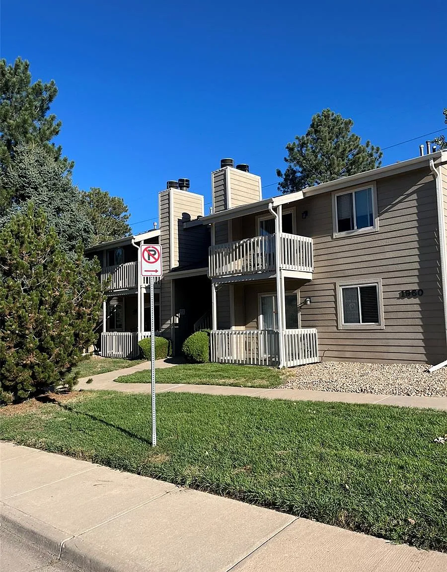 1 bed, 1.0 bath, 588 sqft, $1,295 — Photo 1