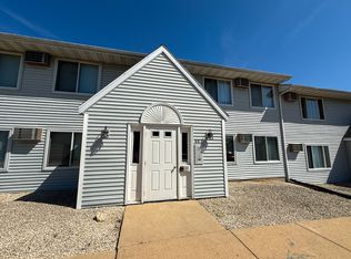 687 Wood Violet Ln APT 2, Sun Prairie, WI 53590