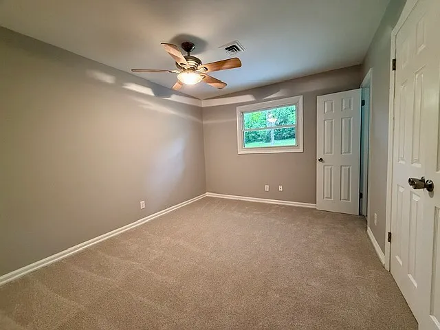 905 Camden Ct — Photo 11