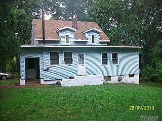 2nd image of 122 Maple Ave