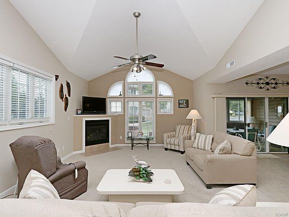 5th image of 21118 Arrington Dr