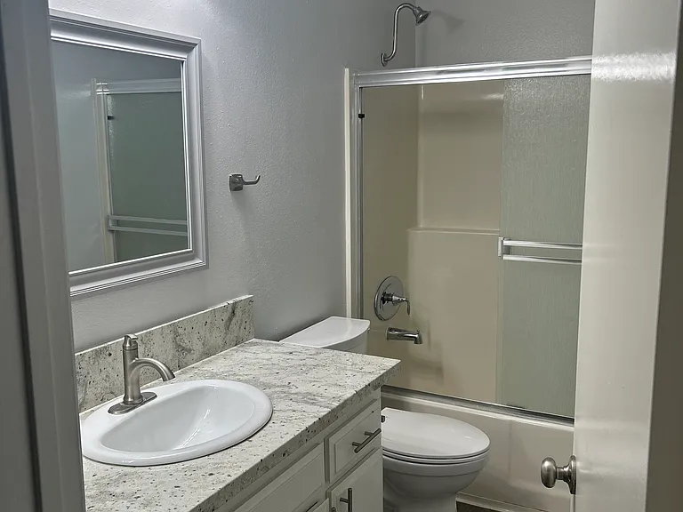 Woodstone Apts — Photo 5