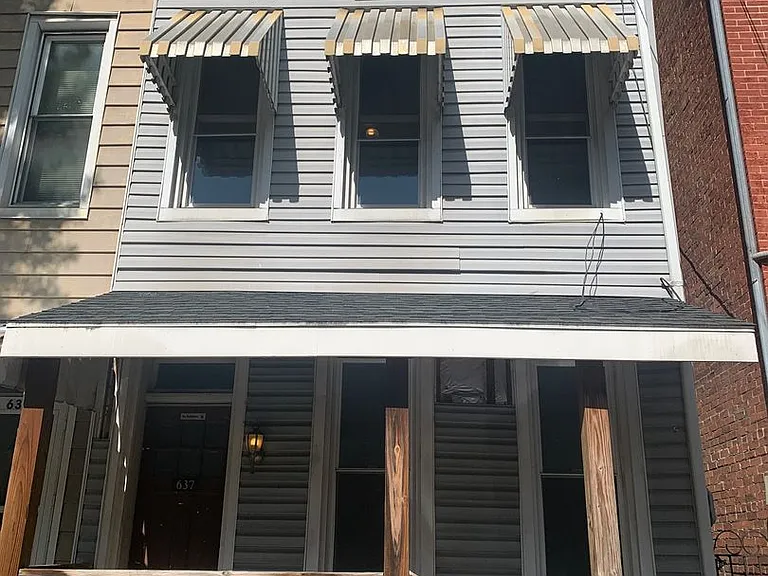 637 W Philadelphia St #1 — Photo 1