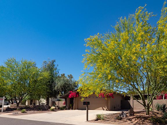 2nd image of 320 W Cardeno Cir