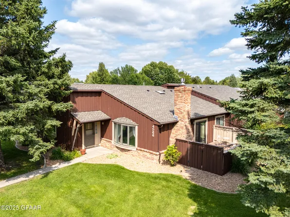 4566 Belmont Rd, Grand Forks, ND 58201