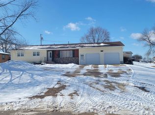 510 Mill St, Elgin, IA 52141