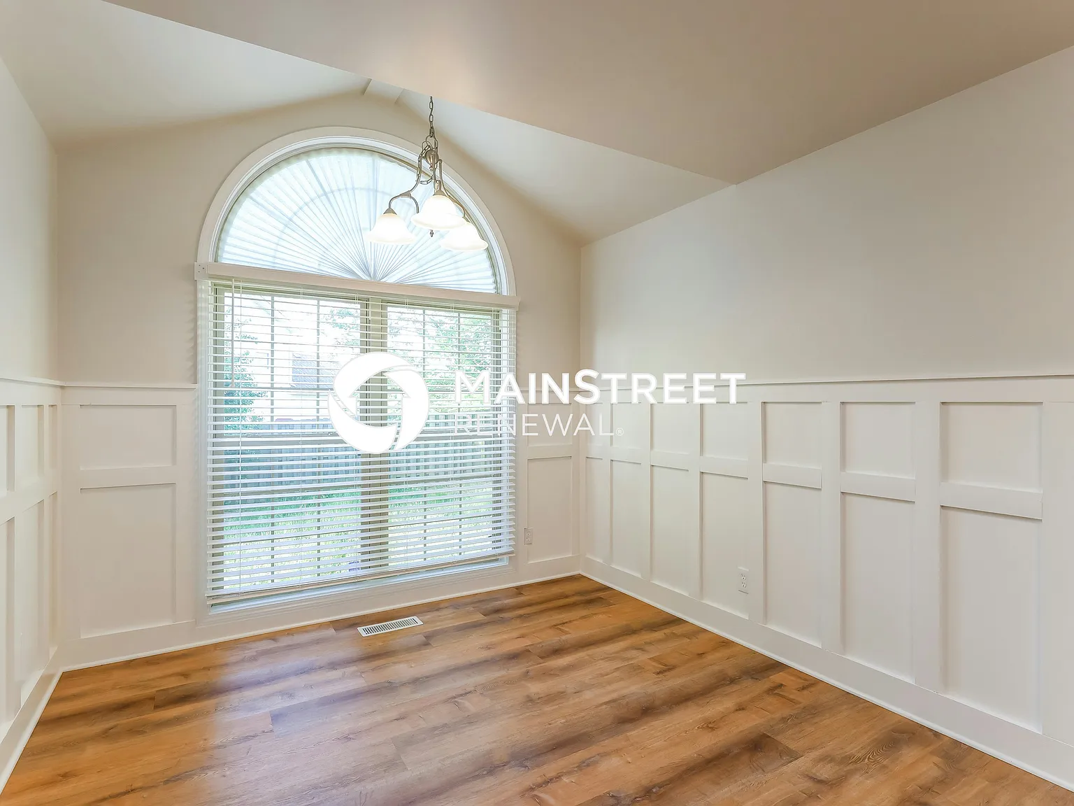 405 Warriors Way — Photo 4