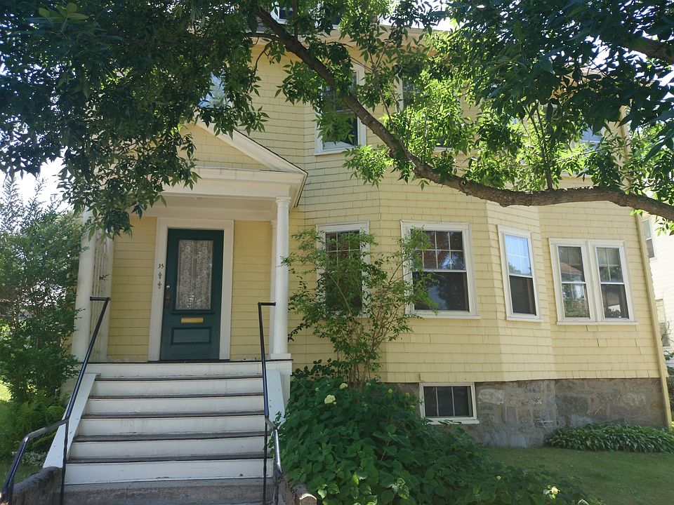 2nd image of 35 Blenford Rd