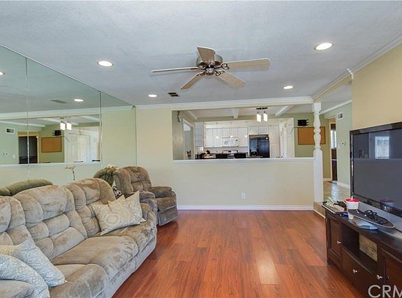 4th image of 12612 Jetty St