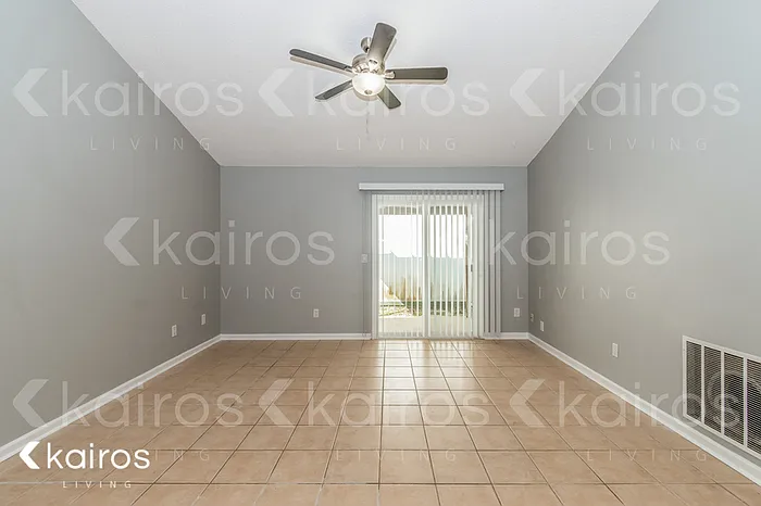 3 bed, 2.0 bath, 1284 sqft, $1,995 — Photo 2