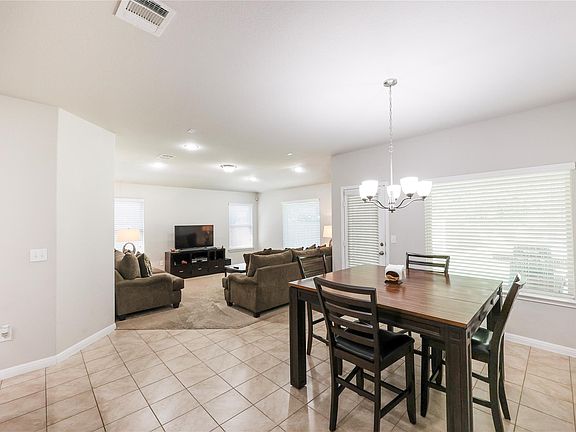 3rd image of 717 Schefer St