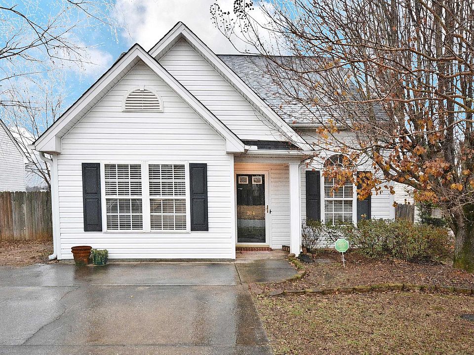 1st image of 304 Glenlea Ln