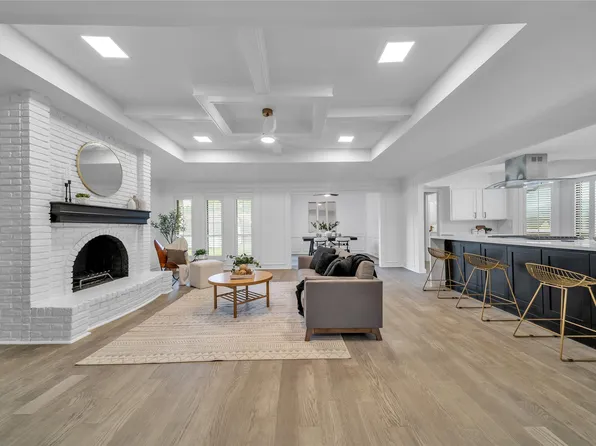 3217 Oak Hill Dr, Garland, TX 75043