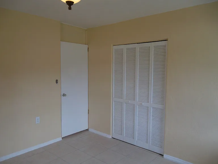 935 Koch St — Photo 5
