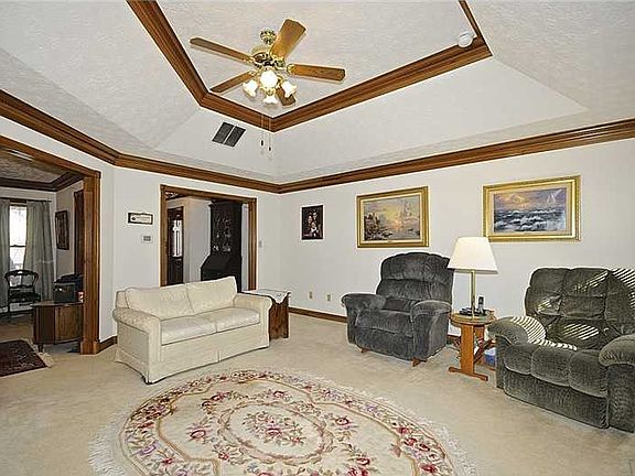 4th image of 8155 Carmelita Ct