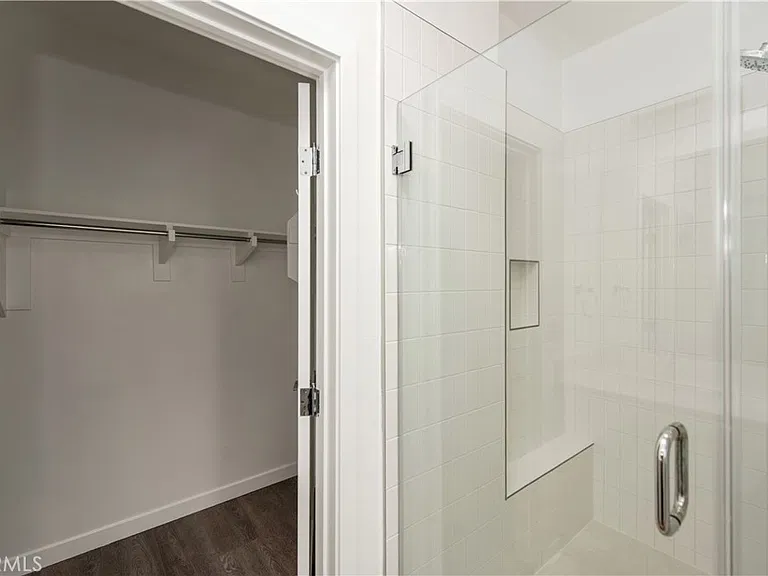 2208 Synergy — Photo 17