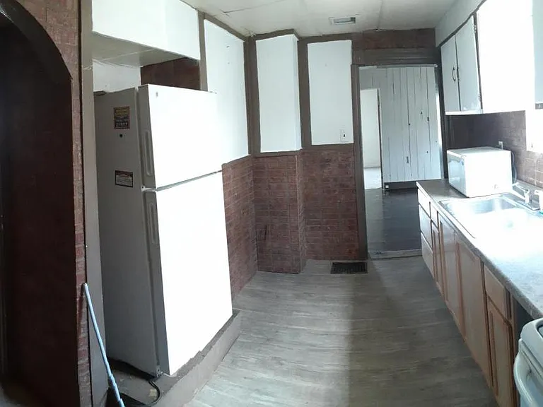 2609 N Grand Ave — Photo 5