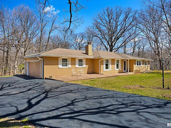 3rd image of 2353 Hollands Grove Rd