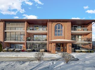 8208 Cobblestone Dr Unit 1B, Palos Hills, IL 60465