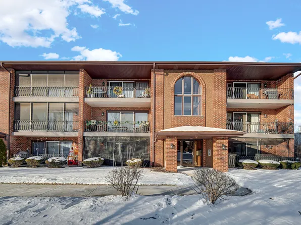 8208 Cobblestone Dr Unit 1B, Palos Hills, IL 60465