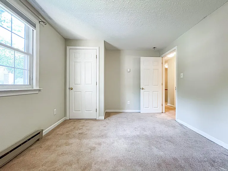 5 Dresden Ct — Photo 63