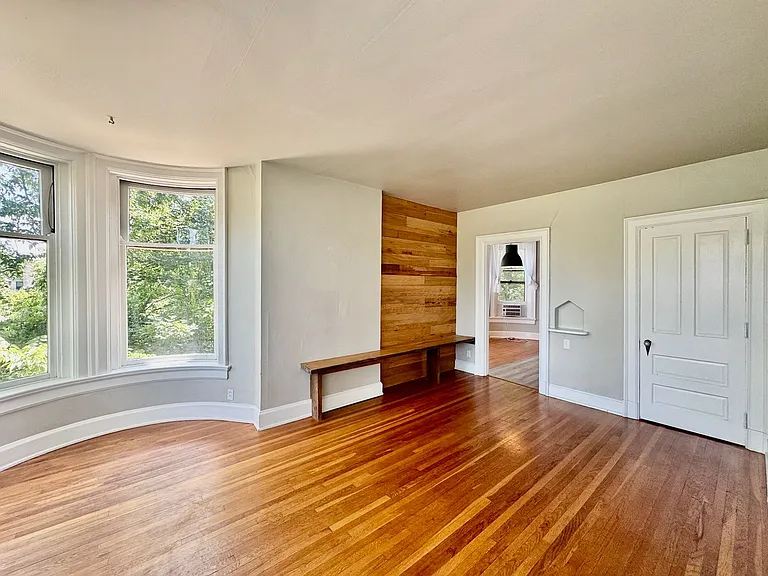 211 Loraine Ave — Photo 10