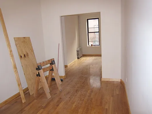 Rented by Chartwell Manhattan Realty | media 10