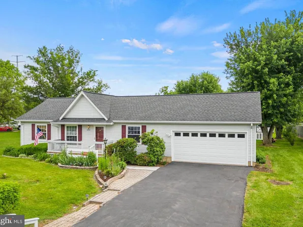 6934 Maplewood Dr, Bealeton, VA 22712