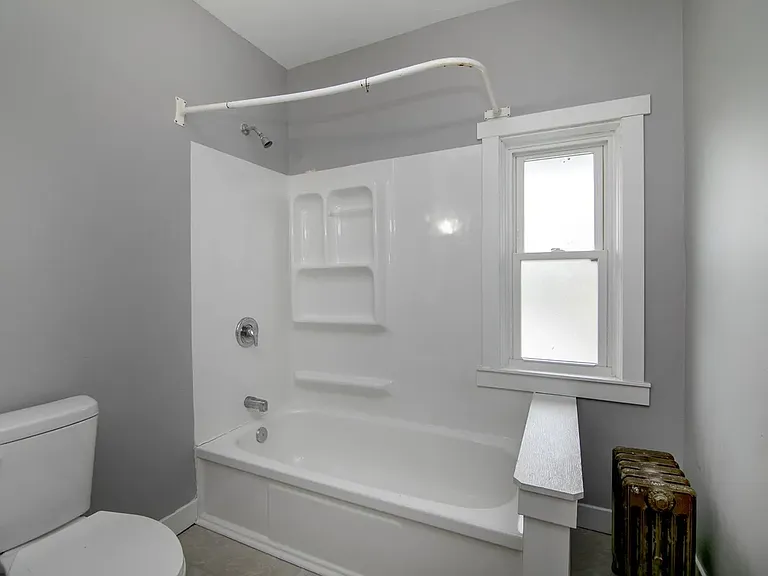 152 S Greenwood Ave — Photo 13