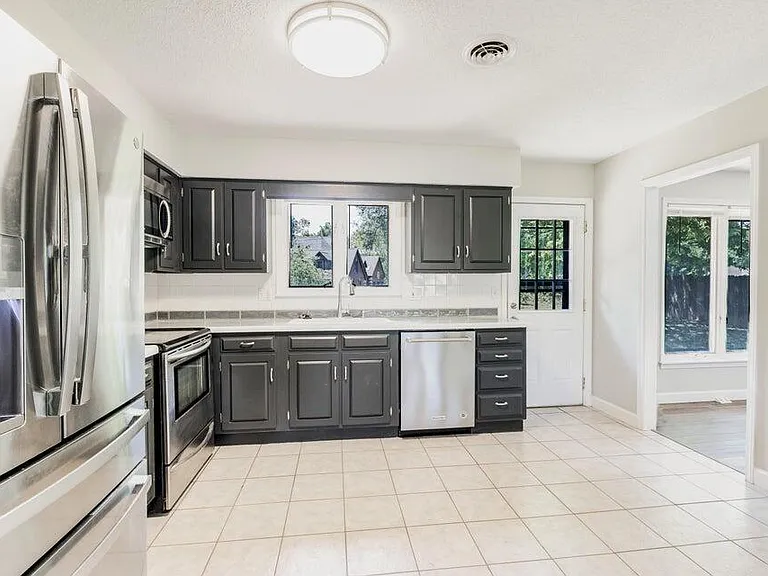 2400 Ridgefield Rd — Photo 18