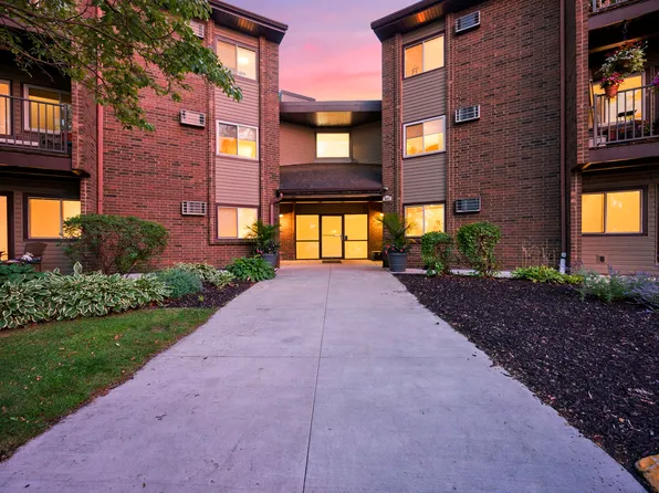 3420 Golfview Dr APT 123, Eagan, MN 55123