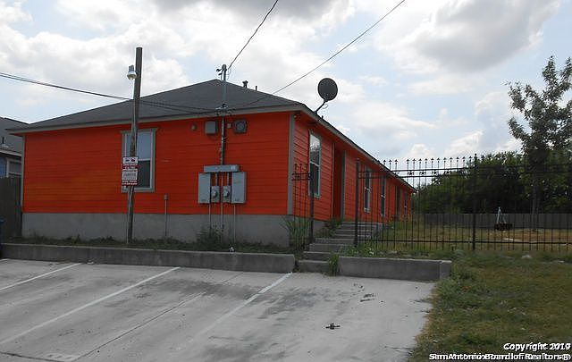 1st image of 434-436 AMIRES PL