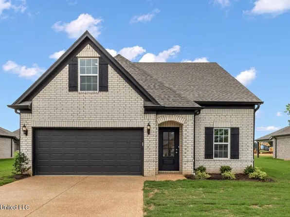 8927 Erin Banks Dr, Southaven, MS 38672