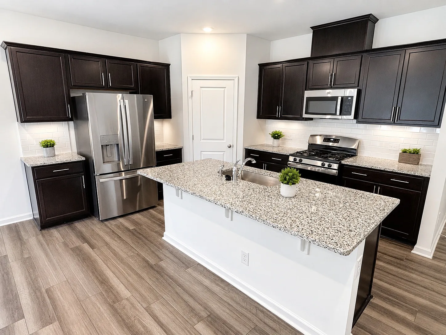 3 bed, 1939 sqft, $1,945 — Photo 1