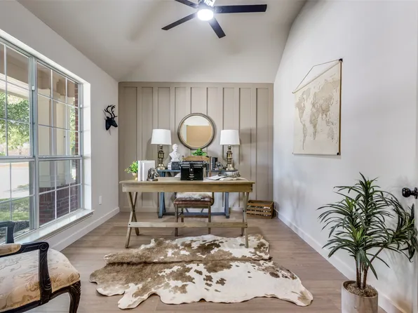 9220 Vineyard Ln, Fort Worth, TX 76123