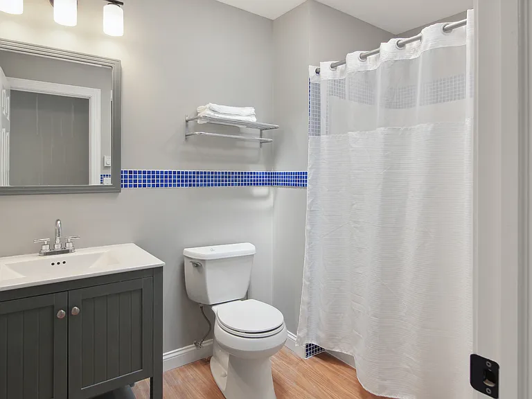 196 E King Rd #B — Photo 7