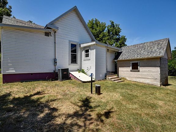 11710 3rd St-105