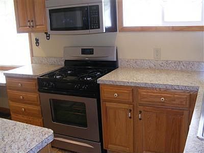2nd image of 546 Eastern Heights Blvd