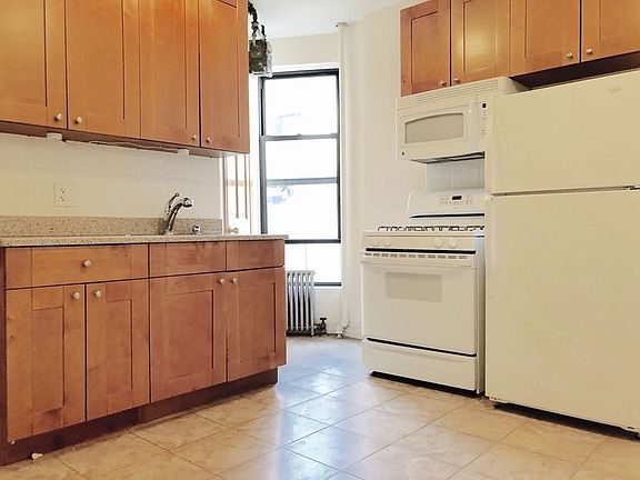 2nd image of 80 Mulberry St APT 27