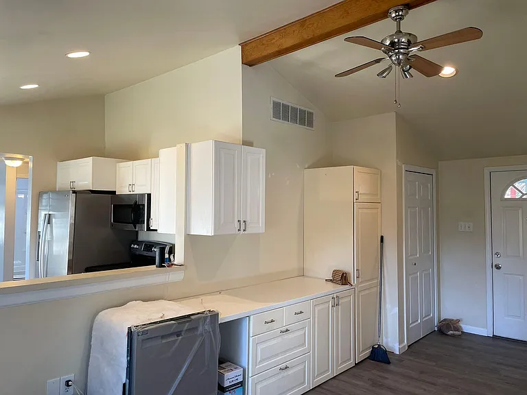 1811 Eastport Dr — Photo 6