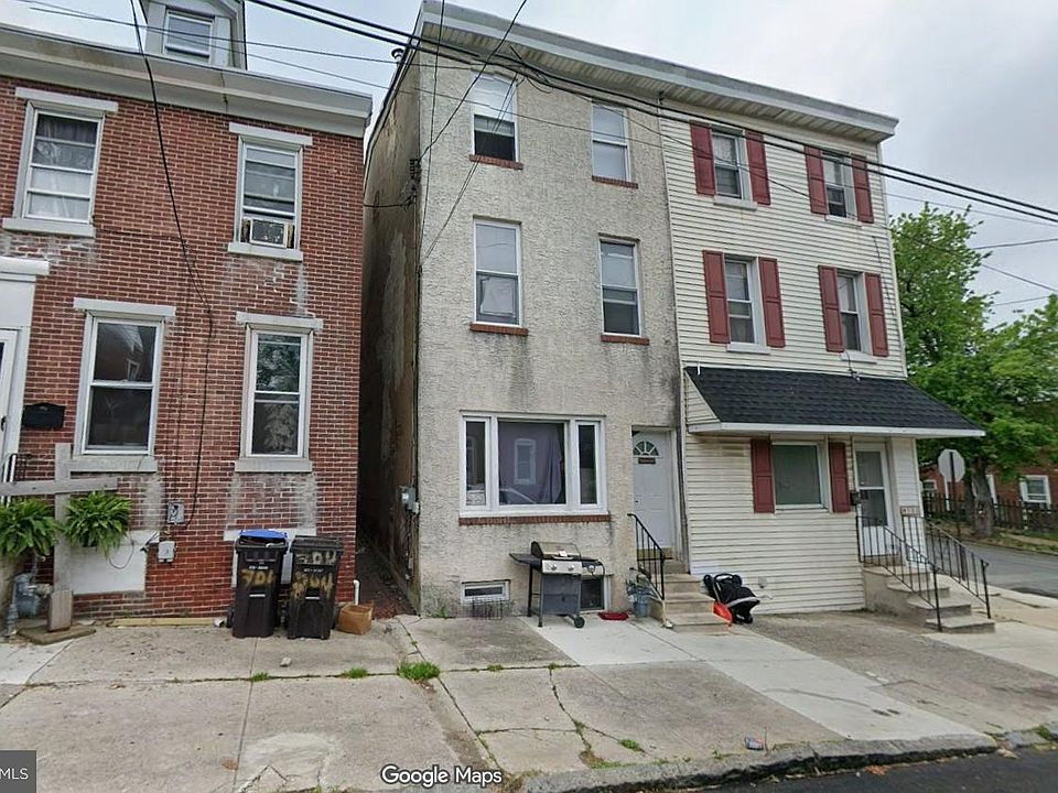 2nd image of 702 E Moore St