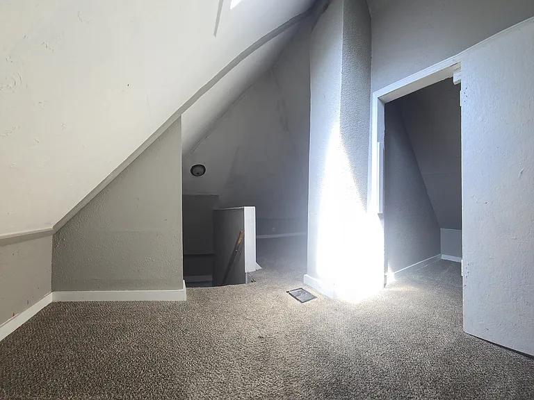 1016 Ervin Ter — Photo 6